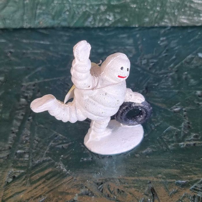 Boneco da Michelin em ferro fundido