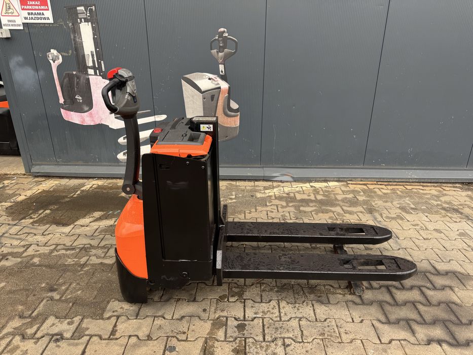 Paleciak elektryczny Toyota BT SWE 080 L 60 cm 800 kg wózek Toyota