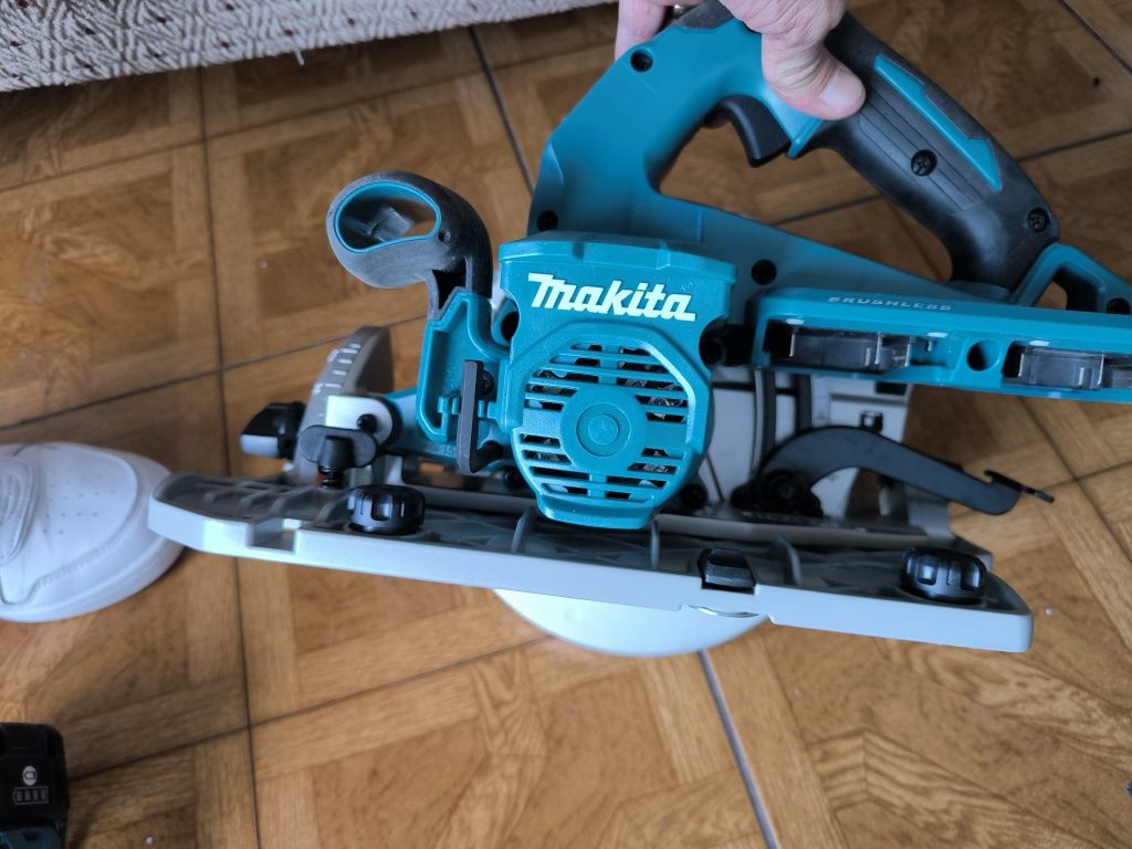 Máquina em conjunto Makita