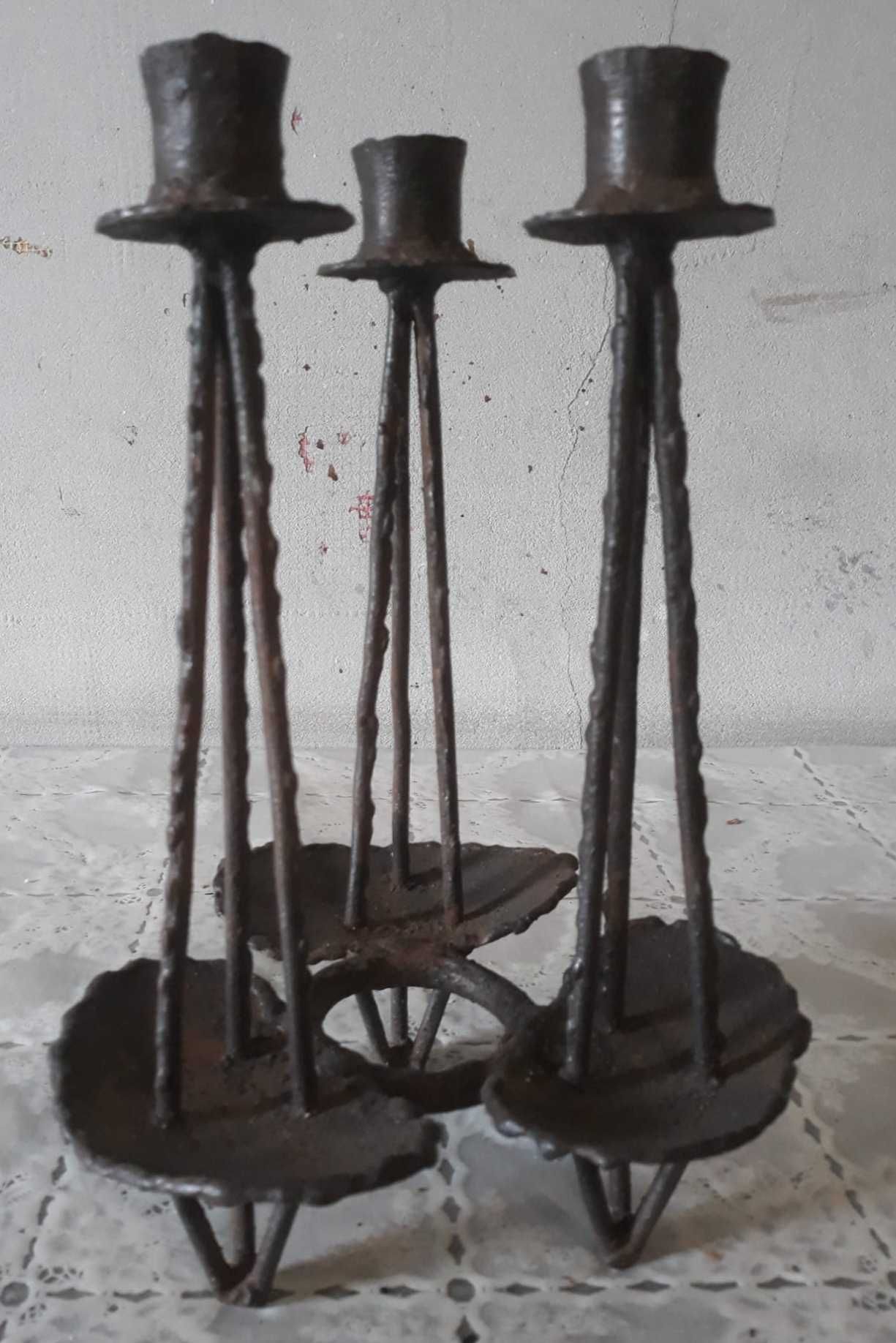 Świecznik metalowy (kowalstwo artystyczne)