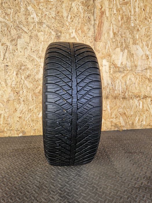 Opona całoroczna 215/55/16 Goodyear Vector 4Seasons