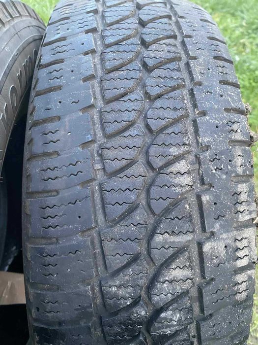 Opony zimowe Kormoran 215/70/15C z  2023 r