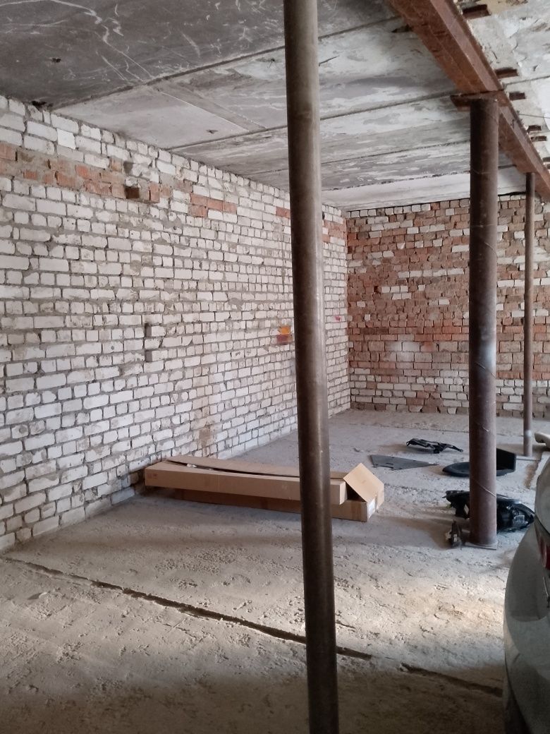 Гараж 100м² в оренду або під склад ж/м Фрунзенський
