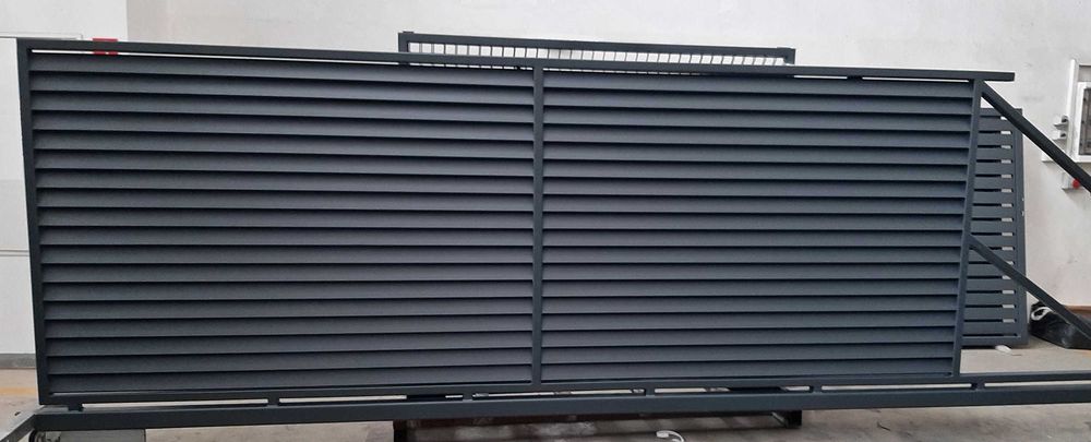 Brama przesuwna żaluzjowa 4000x1500 w komplecie monterskim
