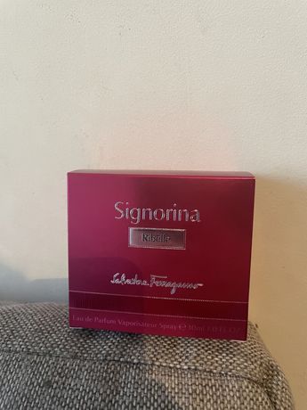 Signorina (Парфуми від брокард )