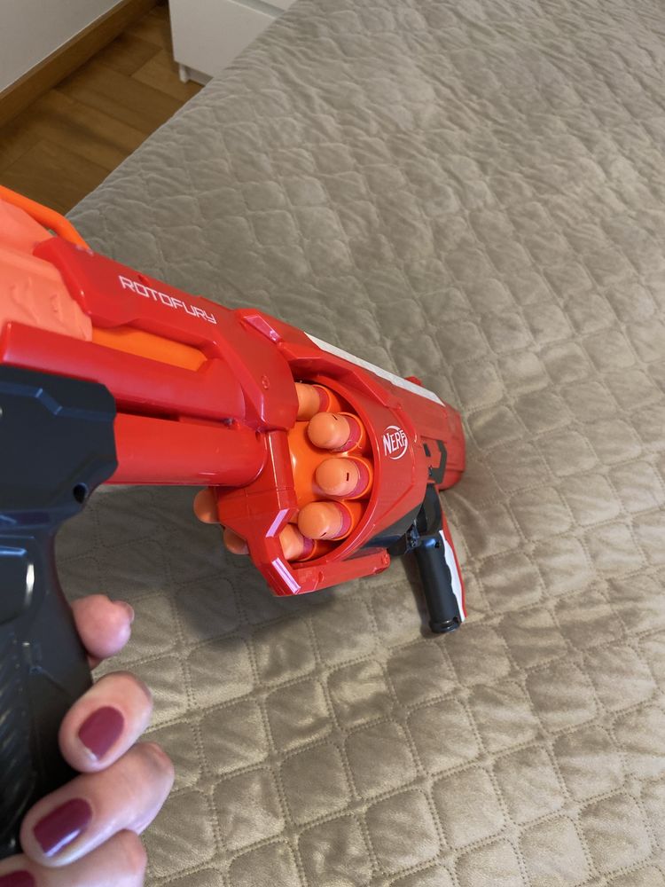 NERF MEGA Rotocury  (10 balas)