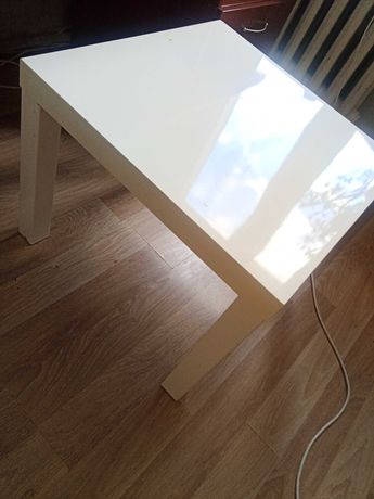 Stolik Ikea biały błyszczący 55x55 cm