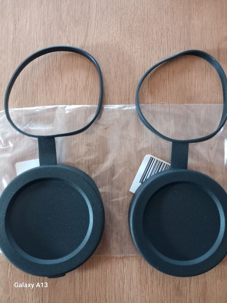 Komplet osłon obiektywów do lornetki Vortex Vulture 56 mm.