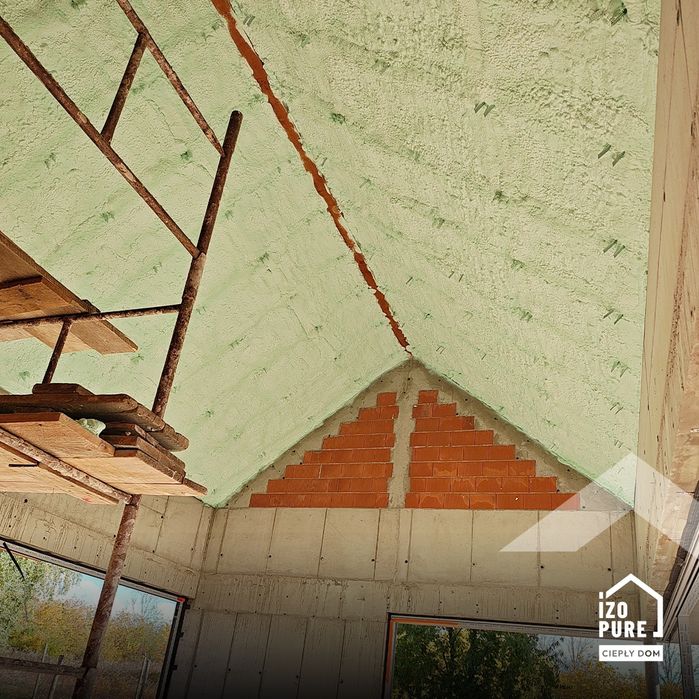 Ocieplenia Pianką, pianą PUR, termoizolacje natryskowe poddasza