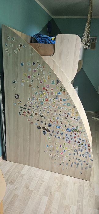 Łóżko piętrowe z biurkiem