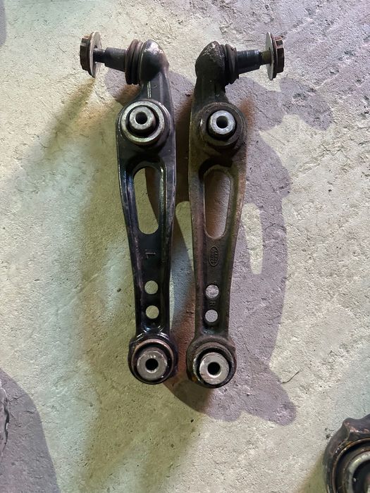 Ричаг передний правий лівий б/у для LAND ROVER RANGE ROVER SPORT L494