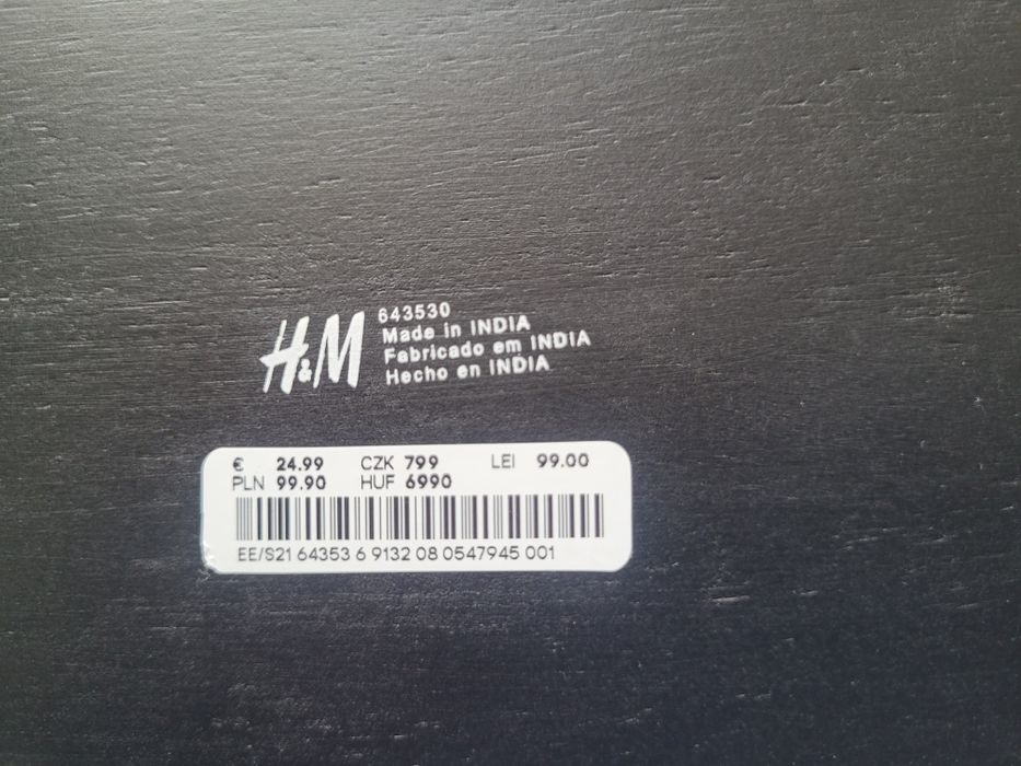 Szklana gablotka H&M, witrynka, czarna, drewniana podstawka