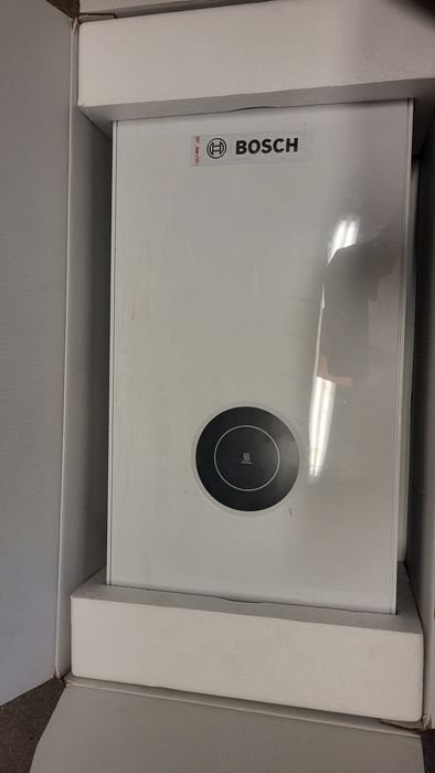 Ogrzewacz przepływowy BOSCH TRONIC 4000