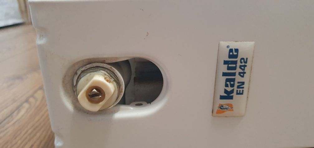 Батарея 100х50 з кріпленням