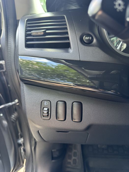 Продам  своє авто  Lancer X (выпуску.  11.2015) в надійні руки)