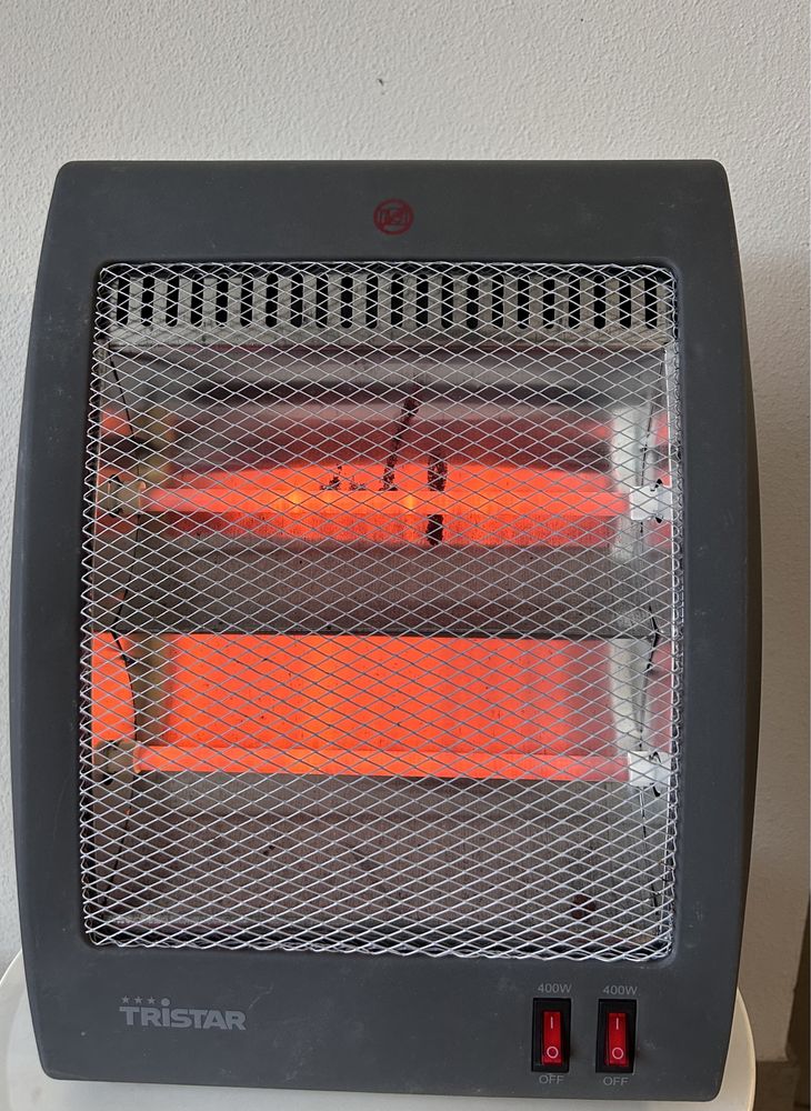 Aquecedor cinzento Tristar 400/800w