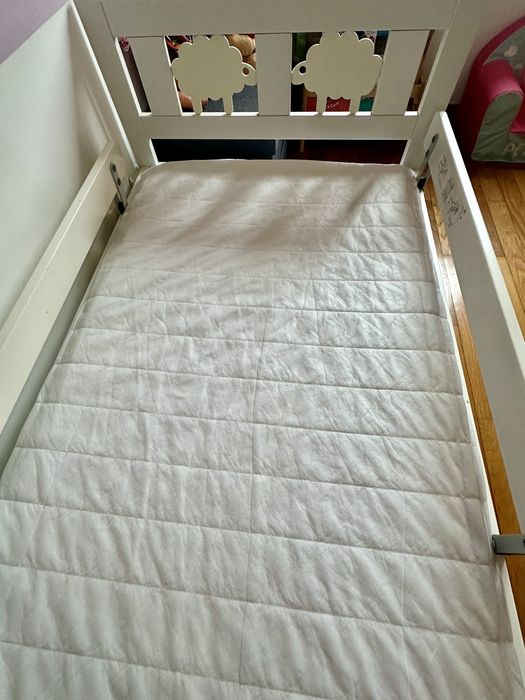 Vendo cama de criança Ikea com colchão