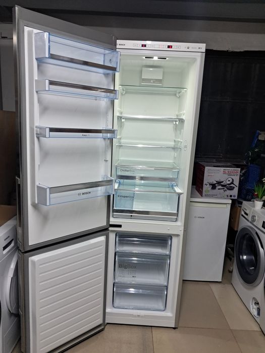 Двокамерний холодильник BOSCH на 337 л висотою 2 метри та класом А+++