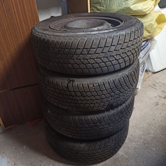 Koła 6J x 15 ET 27 felgi stalowe opony zimowe 195/65 R15