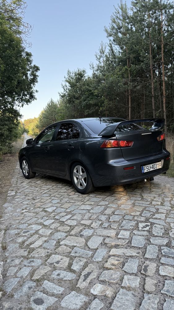 mitsubishi lancer