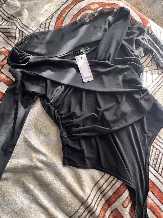 новий боді від boohoo