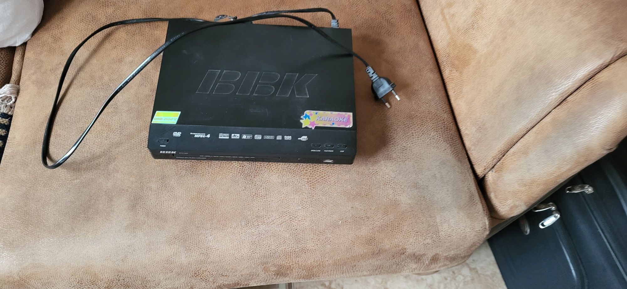 Продам  DVD player BBK караоке