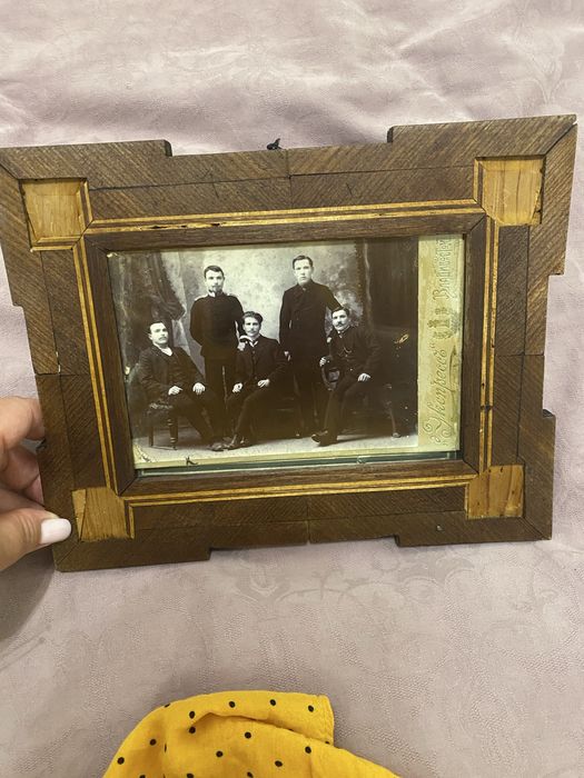 Старинное фото в рамке
