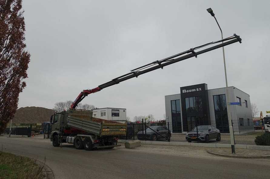 HDS dźwig dach więźba wywrotka