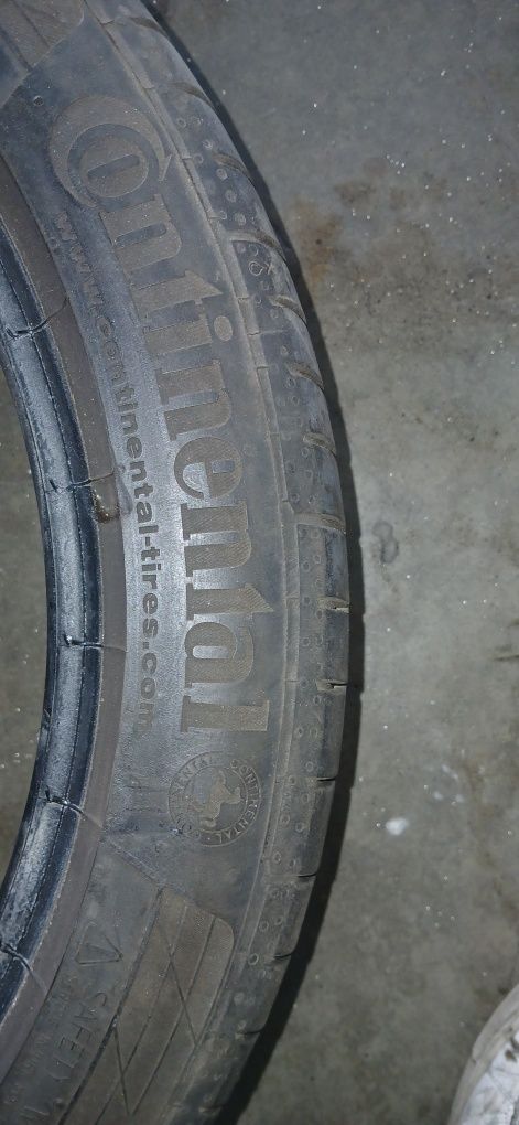 Pneus 215-45 R17 .