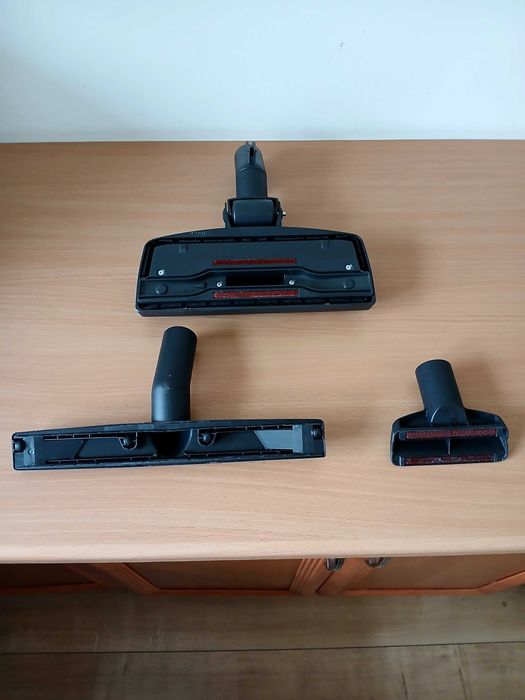 Miele C3, szczotki do odkurzacza