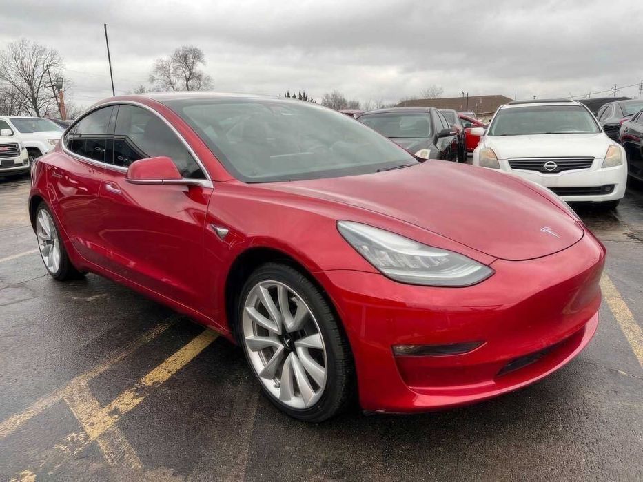 Tesla Model 3 Long Range      2018