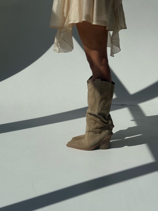 Козаки замшеві  беж світлі натуральні