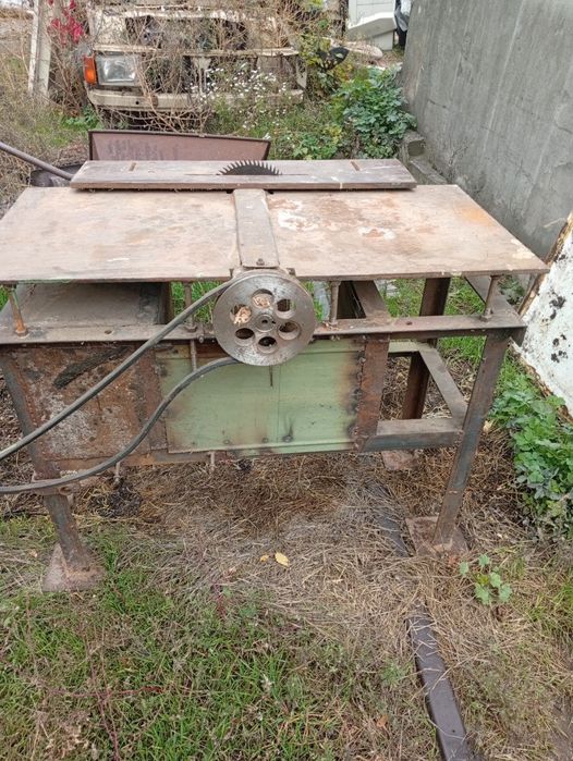 Продам циркулярний стіл з перемикачем