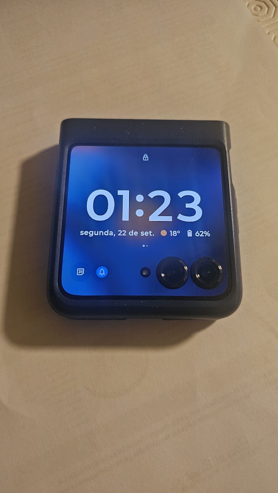 Vendo Motorola Razr 60 256GB Azul -  NOVO