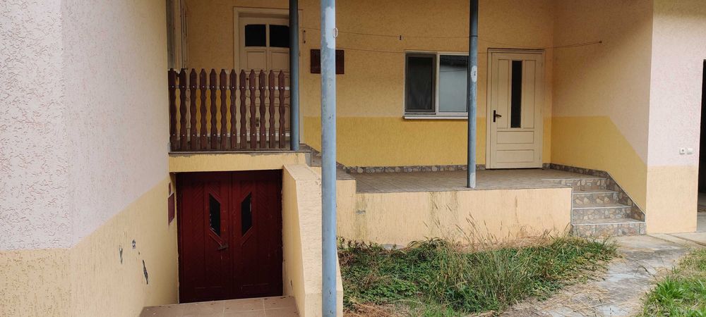 Большой дом, 4 комнаты+кухня, сад гараж. д. Чома, г. Берегово