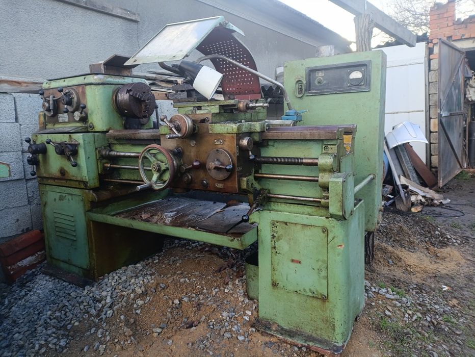 Верстат  токарний