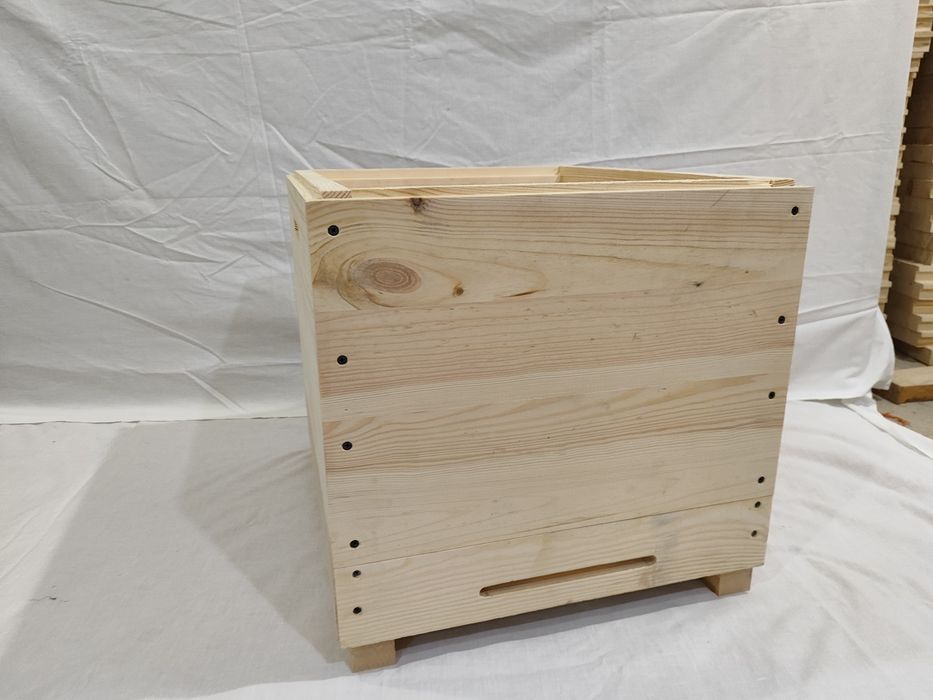 Вулики корпусні на 10-12рамок