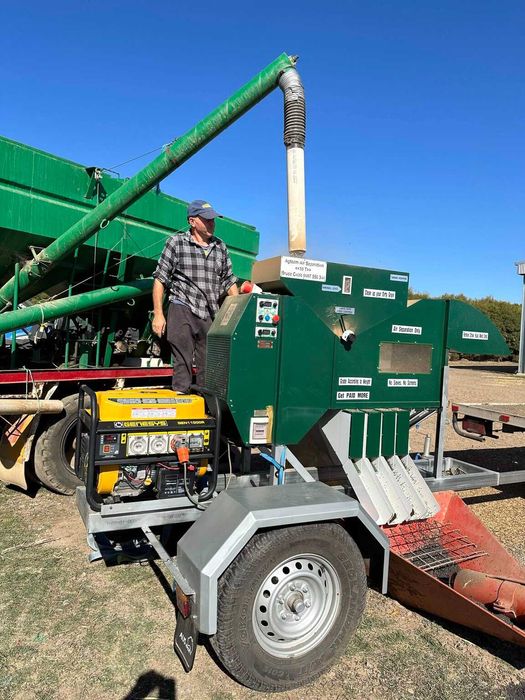 Зерноочисна машина (Сепаратор, віялка) Очищення і калібрування  ІСМ-10