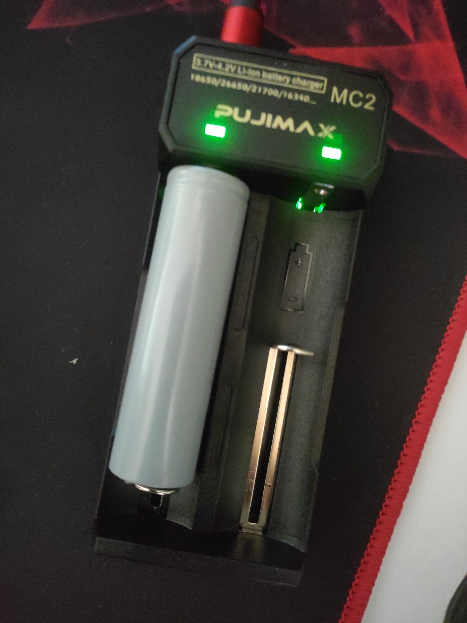 Универсальное зарядное устройство Pujimax mc2 18650 21700