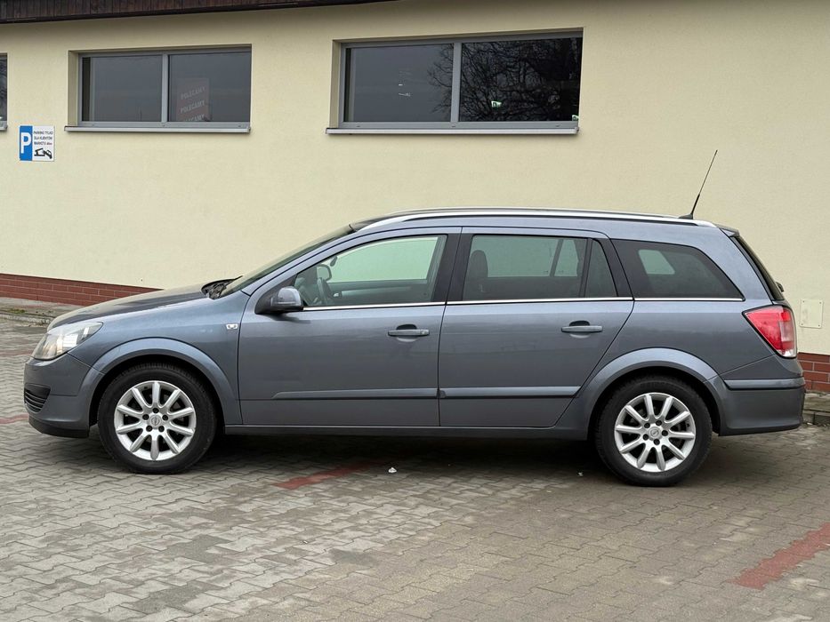 Opel Astra H Kombi 2006r. 1.6 Benzyna Klima Półskóry Alu HAK Zadbana !