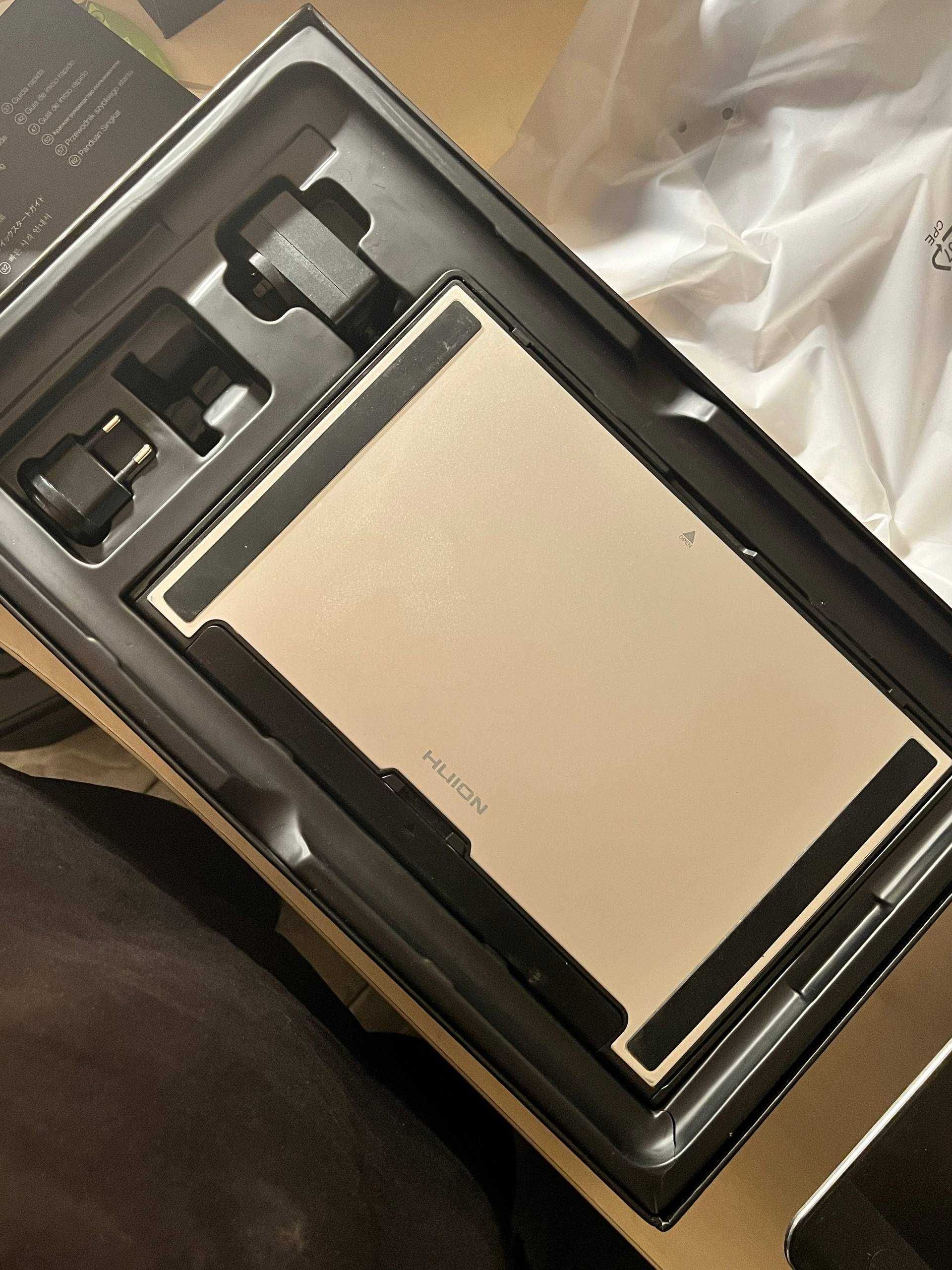 графічний планшет монiтор Huion KAMVAS Pro 13 БУ
