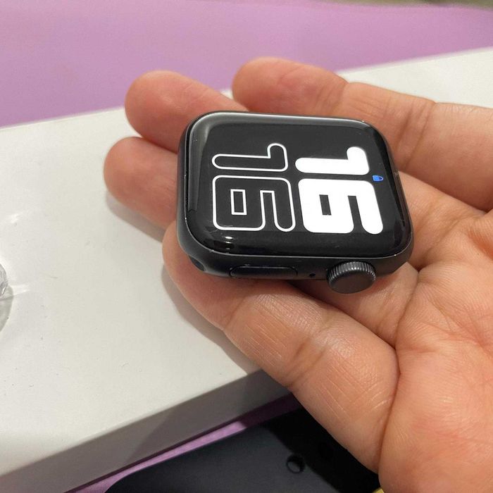 Watch SE (GPS) Cinzento Sideral 40mm