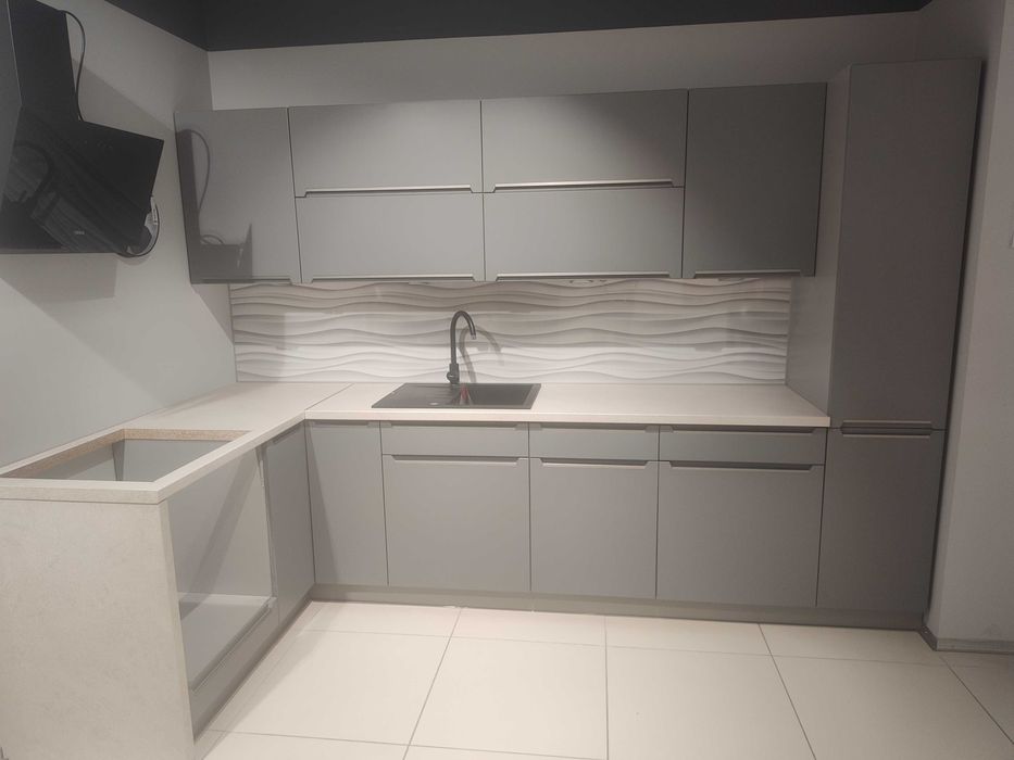 Zestaw mebli kuchennych z blatem