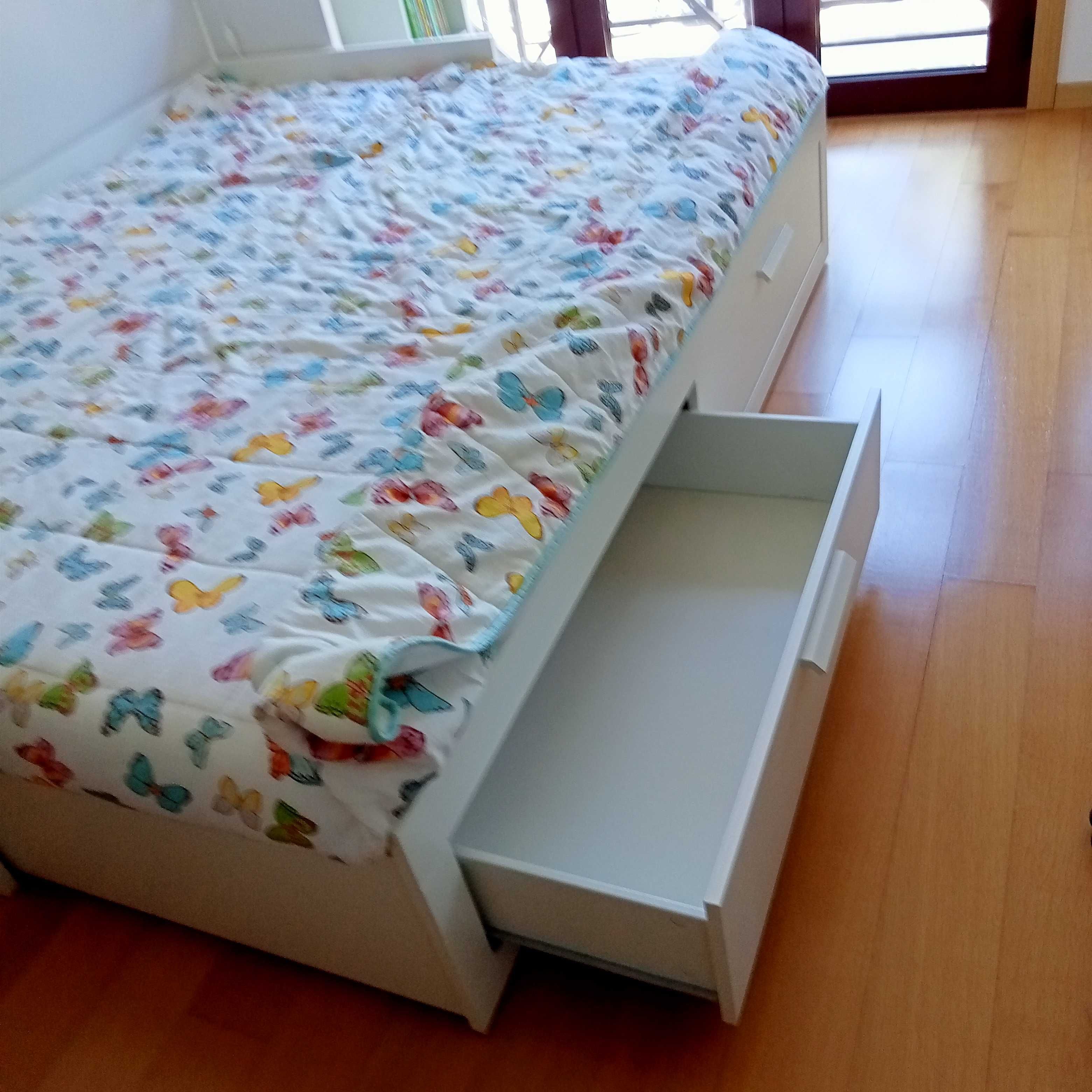 Cama dupla individual IKEA brimnes