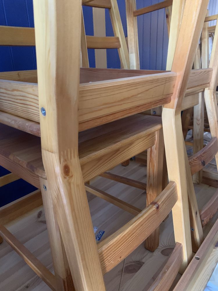 Sprzedam komplet 8 stołów i 32 krzesła