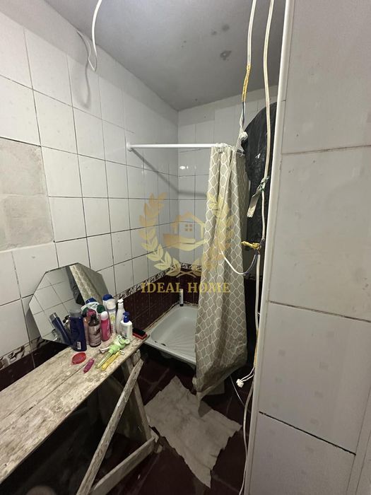 Продаж кімнати, Пріорка Правий берег