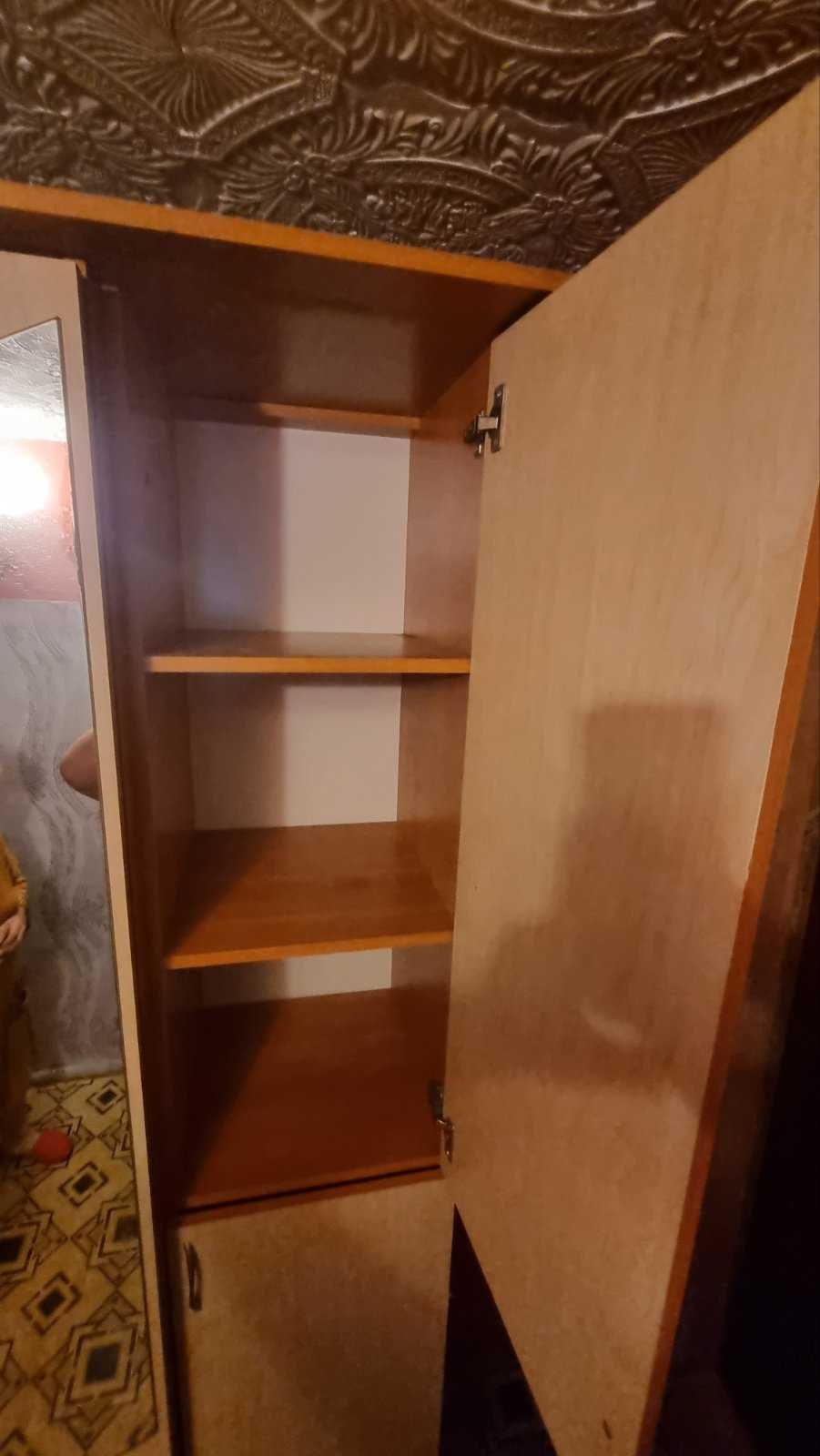 Продам прихожую 225/225/45