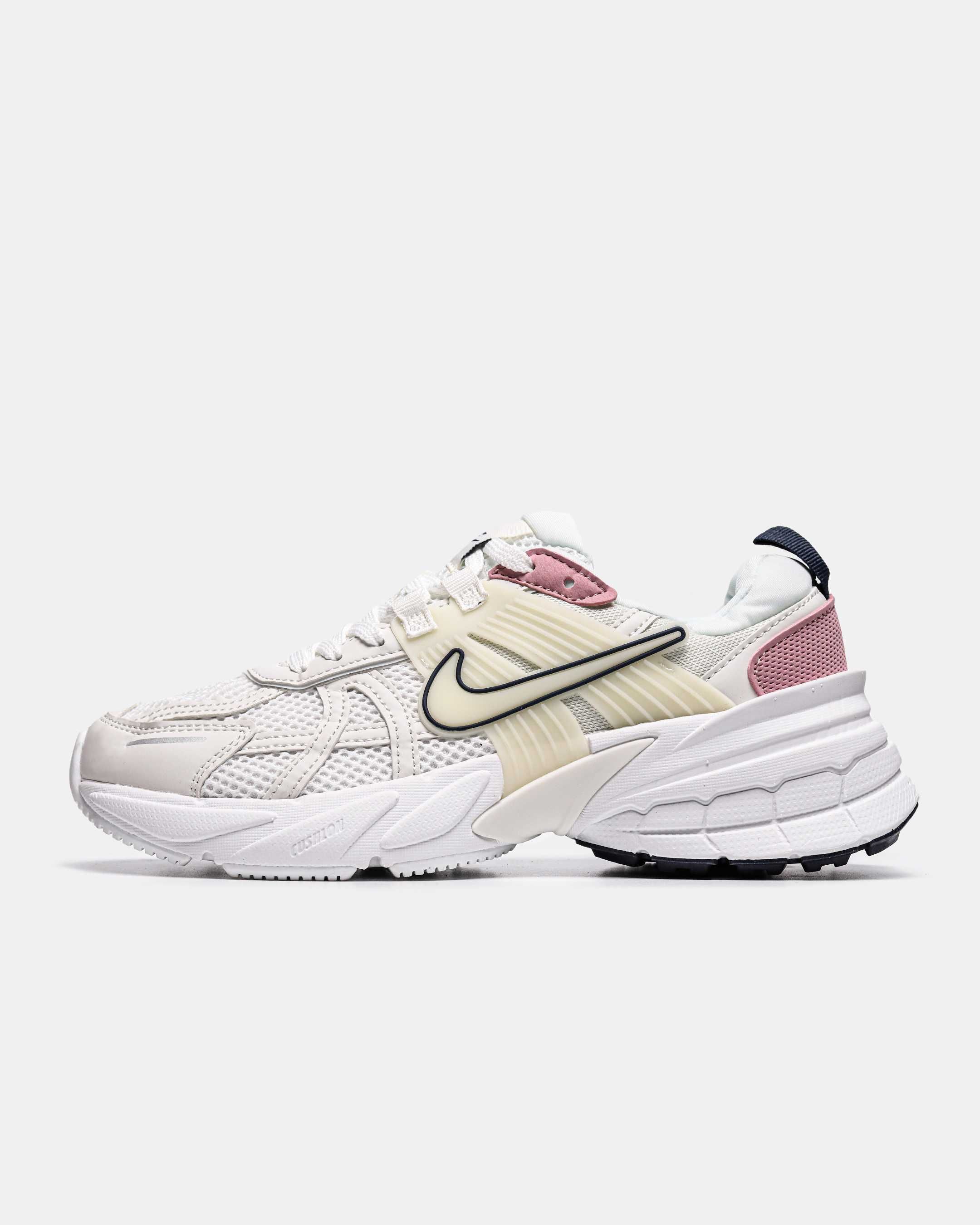 Кросівки на літо білі Nike V2K pink/white