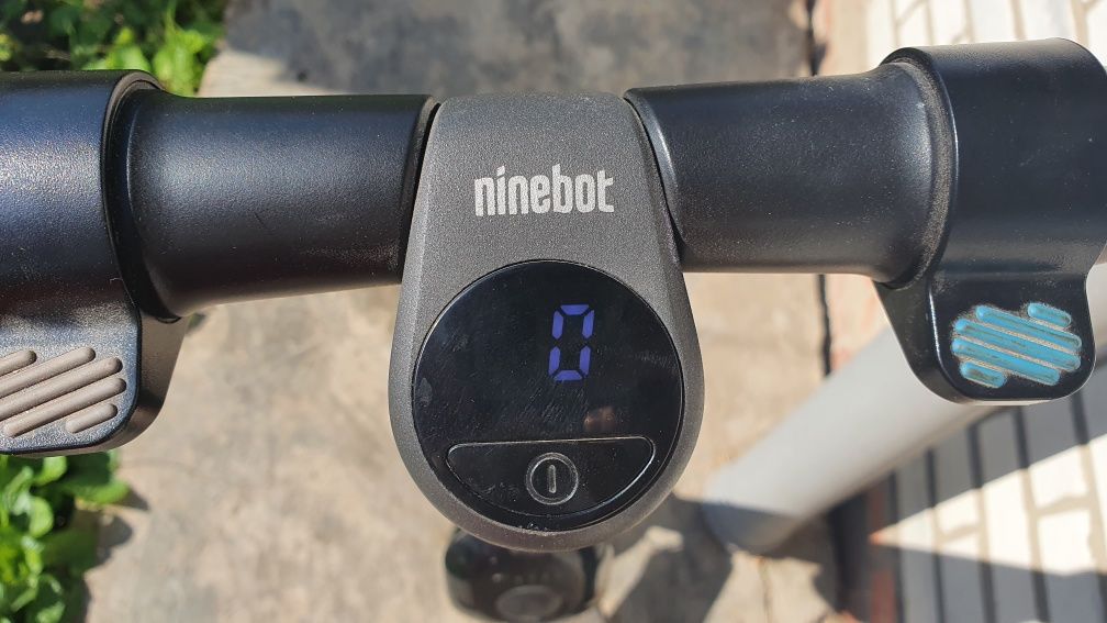 Електросамокат Ninebot ES4 by Segway