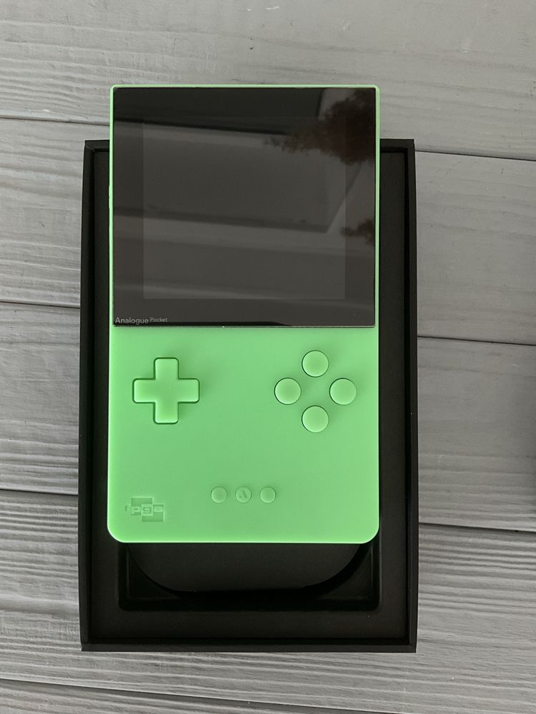 Analogue Pocket Glow Limited Edition